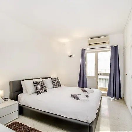Private Bedrooms In Amazing Shared House Theoria Travel * Saint Julian's