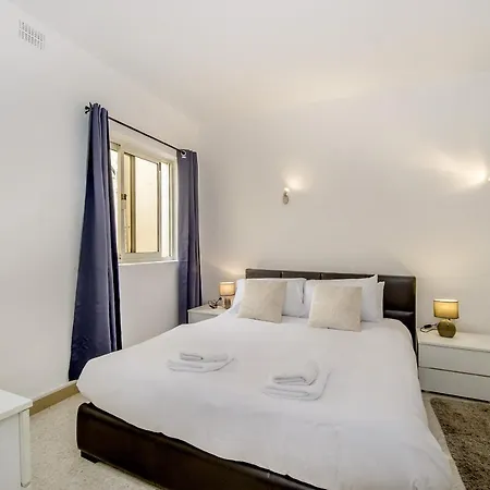 Guest house Private Bedrooms In Amazing Shared House Theoria Travel