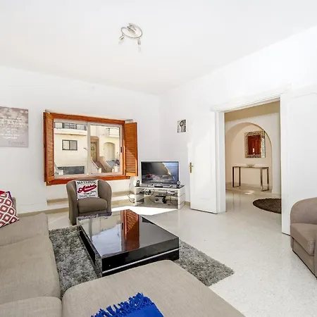 Guest house Private Bedrooms In Amazing Shared House Theoria Travel