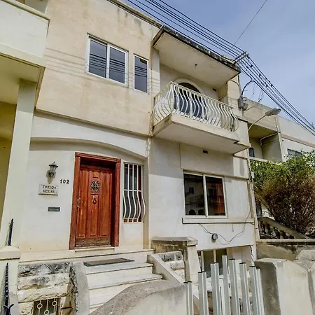 Pensjonat Private Bedrooms In Amazing Shared House Theoria Travel *