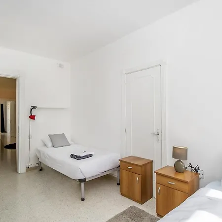 Pensjonat Private Bedrooms In Amazing Shared House Theoria Travel
